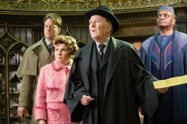 Cornelius Fudge with Umbridge and Aurors