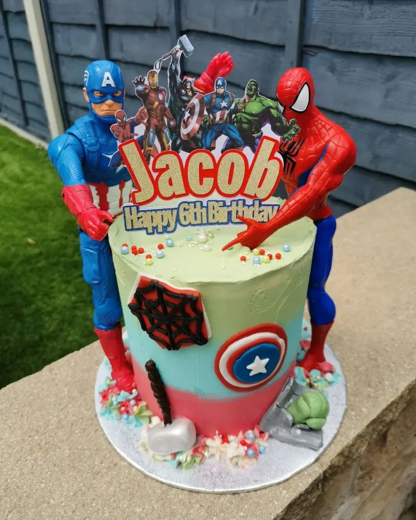 Dee-lightful Cakes & Events no Instagram: “Loved creating this cake two  weekends ago for a… | Avengers birthday cakes, Superhero birthday cake,  Marvel birthday cake