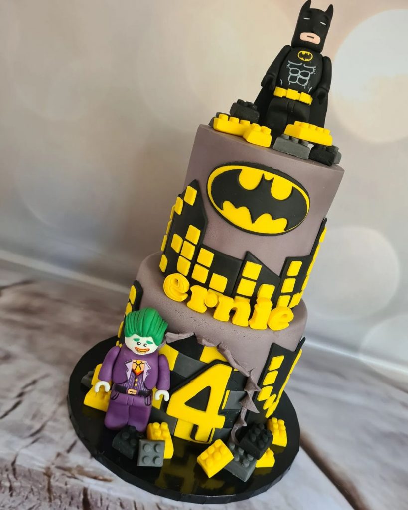 30 Best Batman Cake Ideas and Designs - Fantasy Topics