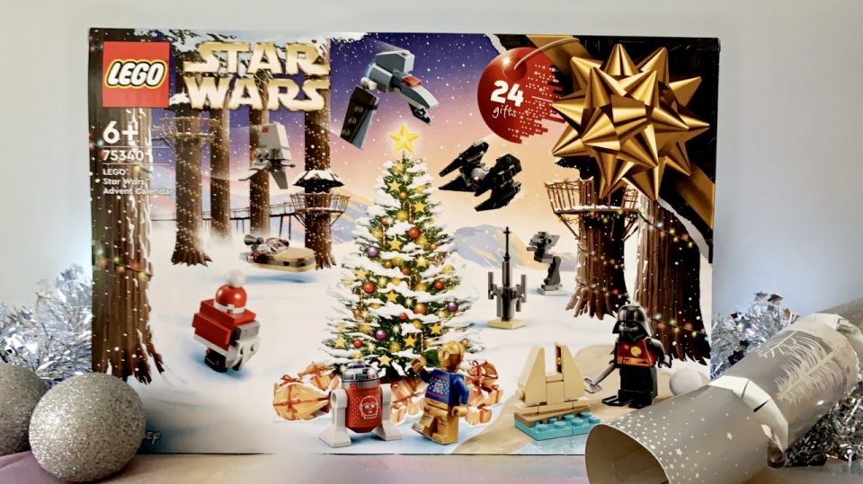 LEGO Star Wars 2022 Advent Calendar Review 75340 (Day 1-24 Photos)