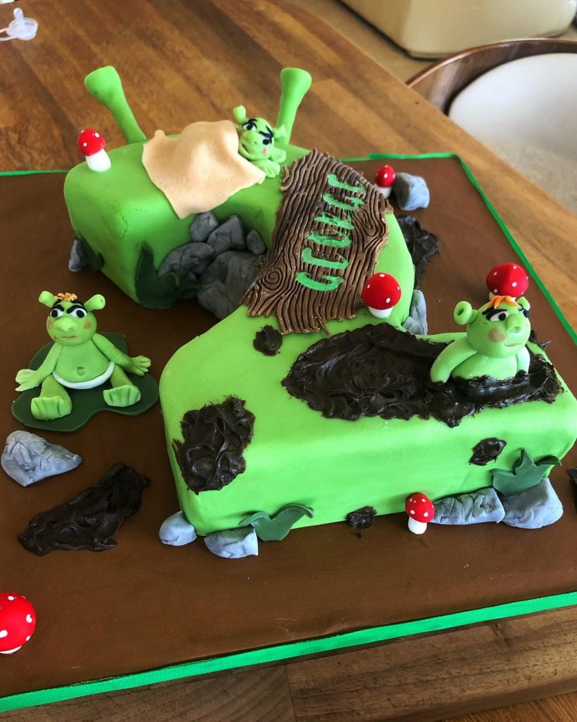Shrek Cake by edithenriquez1 on DeviantArt